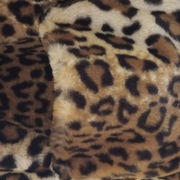 A jacket - Picture 4 of 5